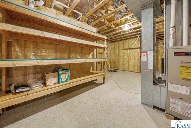 216 South Brook Circle, Mankato, MN 56001