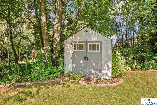 216 South Brook Circle, Mankato, MN 56001