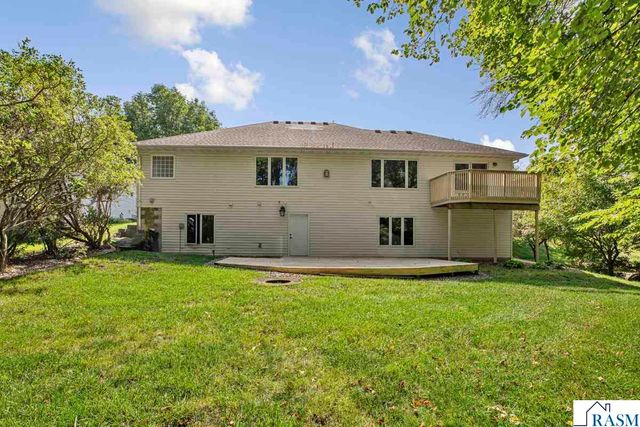216 South Brook Circle, Mankato, MN 56001