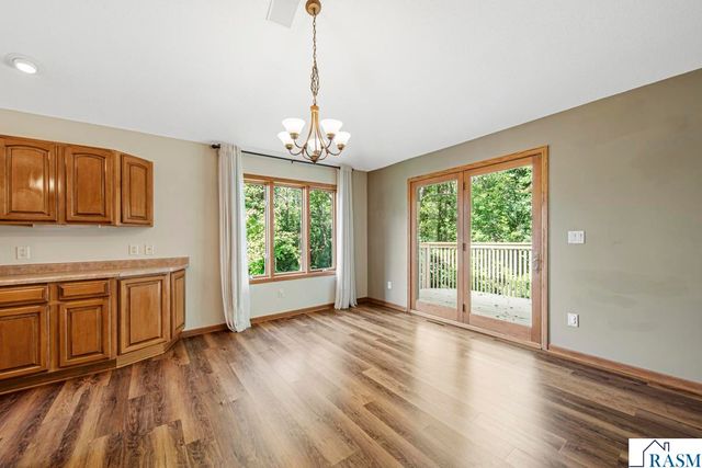 216 South Brook Circle, Mankato, MN 56001