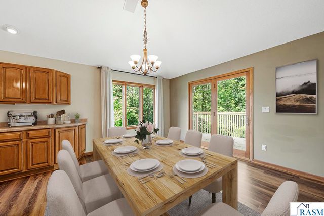 216 South Brook Circle, Mankato, MN 56001