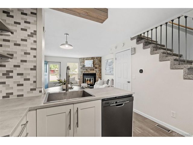 6712 S Independence St, Littleton, CO 80128