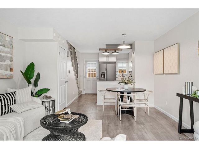 6712 S Independence St, Littleton, CO 80128