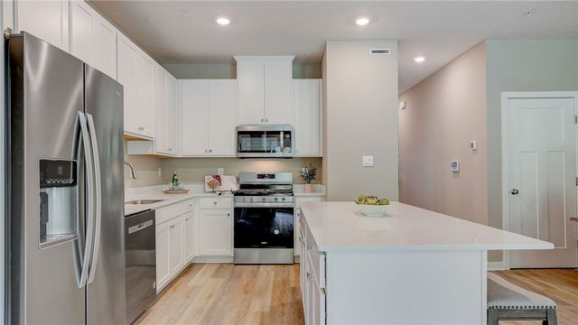 103 Delmonica Dr, Meadowlands, PA 15347