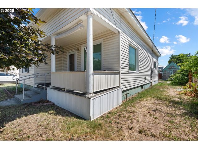 2020 CHERRY St, Baker City, OR 97814