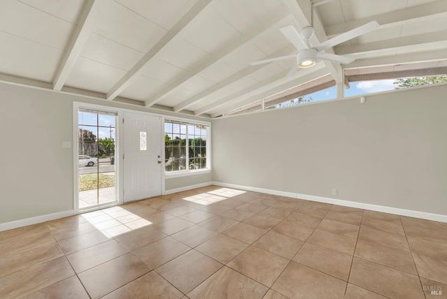 1131 1st St, Fairfield, CA 94533