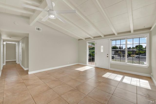 1131 1st St, Fairfield, CA 94533