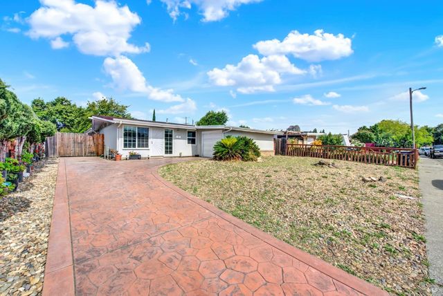 1131 1st St, Fairfield, CA 94533