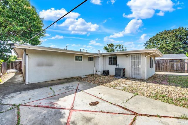 1131 1st St, Fairfield, CA 94533