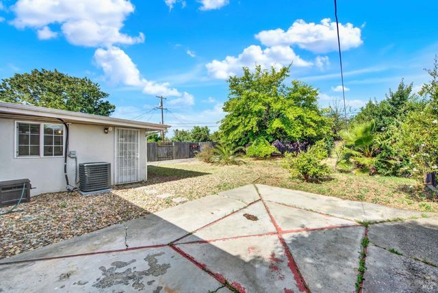 1131 1st St, Fairfield, CA 94533
