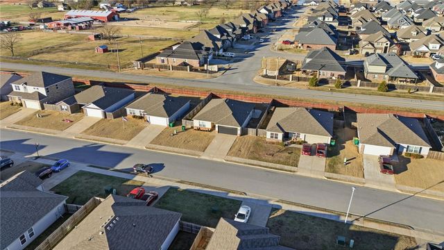 1540 Scotland Drive, Centerton, AR 72719