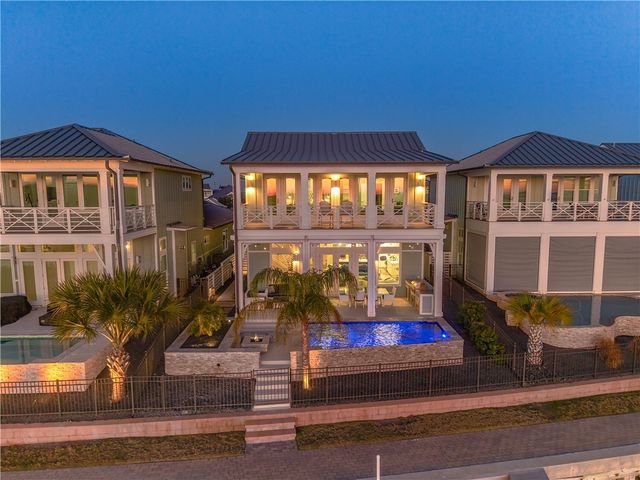 145 Foxtail, Rockport, TX 78382