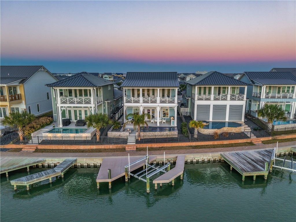 145 Foxtail Lane, Rockport, TX 78382 — photo 2
