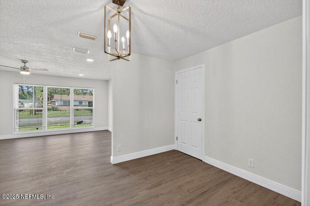 6647 MANHATTAN Drive, Jacksonville, FL 32219