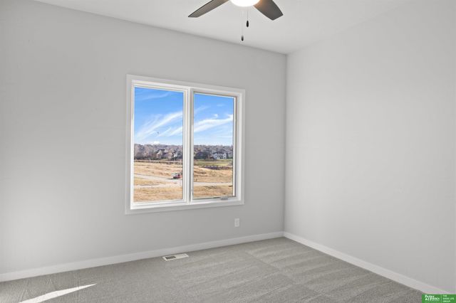 10705 S 219th Avenue, Gretna, NE 68028