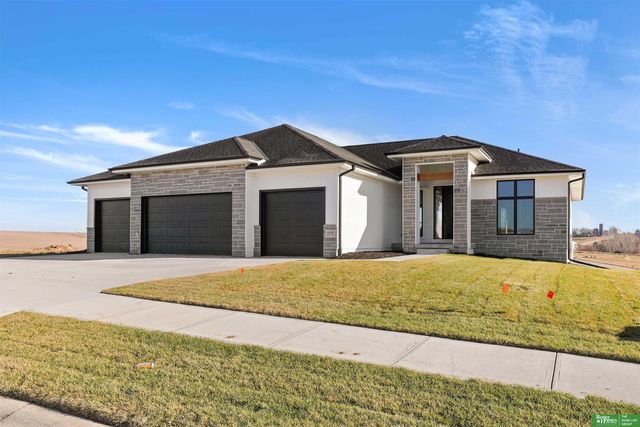 10705 S 219th Avenue, Gretna, NE 68028