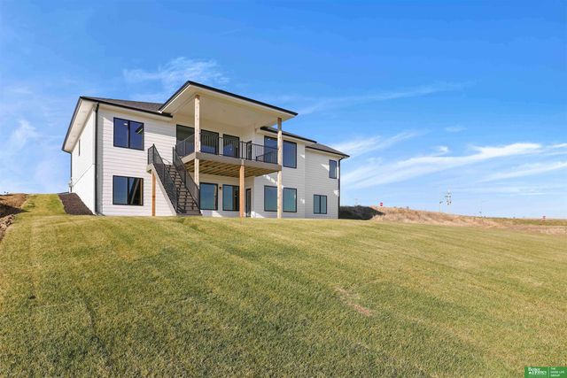 10705 S 219th Avenue, Gretna, NE 68028