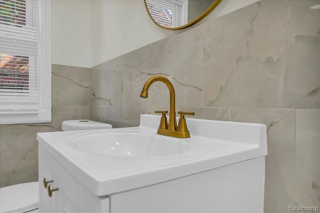 18458 Snowden Street, Detroit, MI 48235