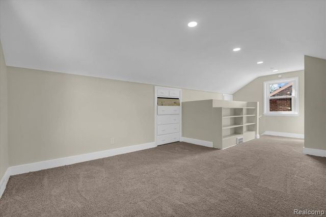 18458 Snowden Street, Detroit, MI 48235