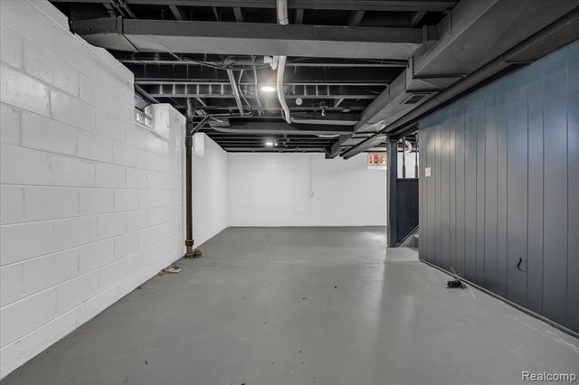 18458 Snowden Street, Detroit, MI 48235