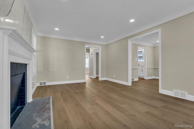 18458 Snowden Street, Detroit, MI 48235