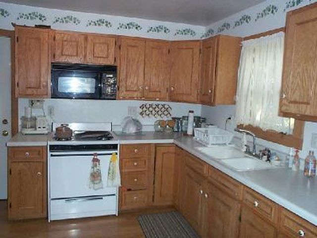 212 N 23rd Street, Springfield City, MI 49037