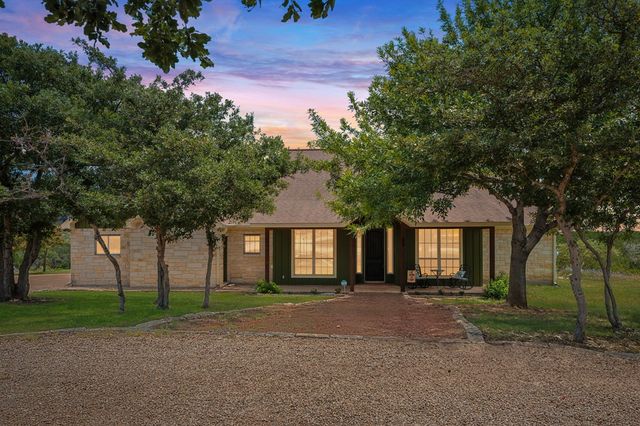142 W Ledge Stone Lane, Hunt, TX 78024