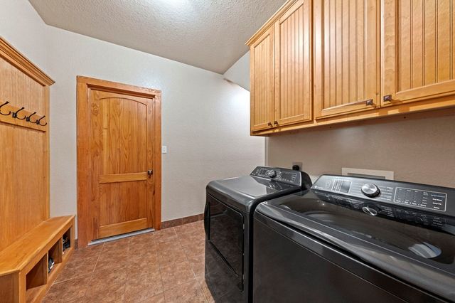 142 W Ledge Stone Lane, Hunt, TX 78024