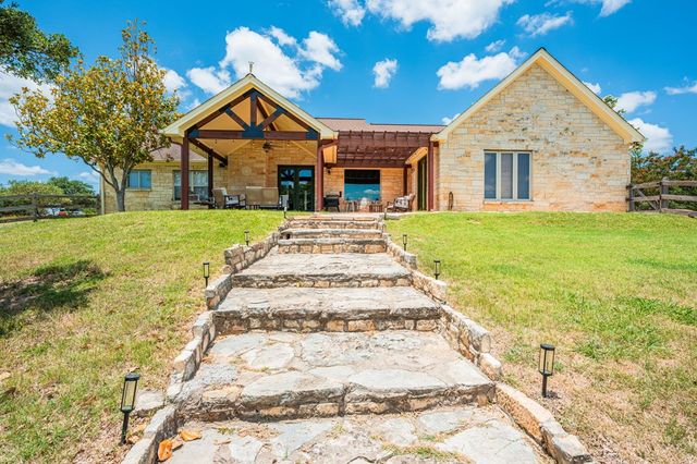 142 W Ledge Stone Lane, Hunt, TX 78024