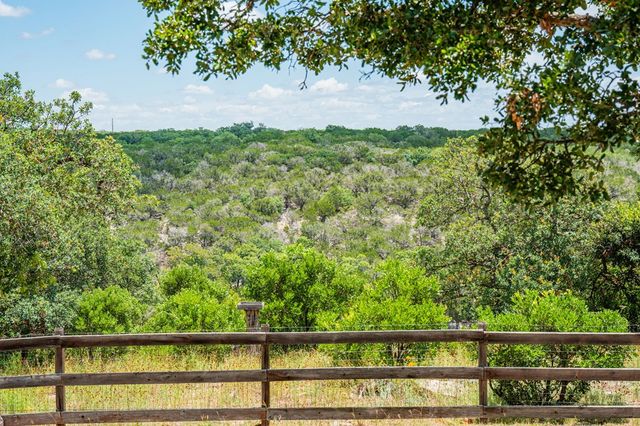 142 W Ledge Stone Lane, Hunt, TX 78024