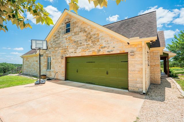 142 W Ledge Stone Lane, Hunt, TX 78024