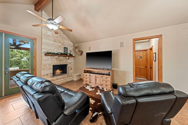 142 W Ledge Stone Lane, Hunt, TX 78024