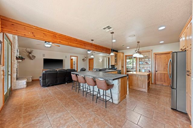 142 W Ledge Stone Lane, Hunt, TX 78024