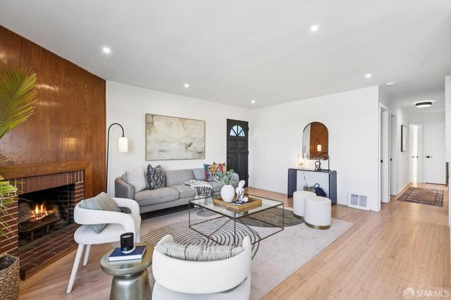 364 Baltimore Way, San Francisco, CA 94112