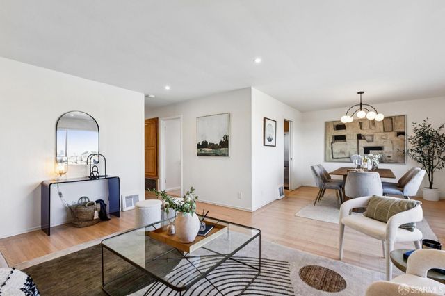 364 Baltimore Way, San Francisco, CA 94112