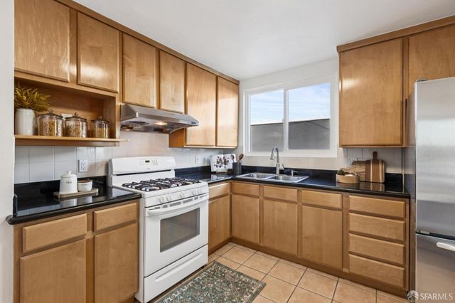 364 Baltimore Way, San Francisco, CA 94112