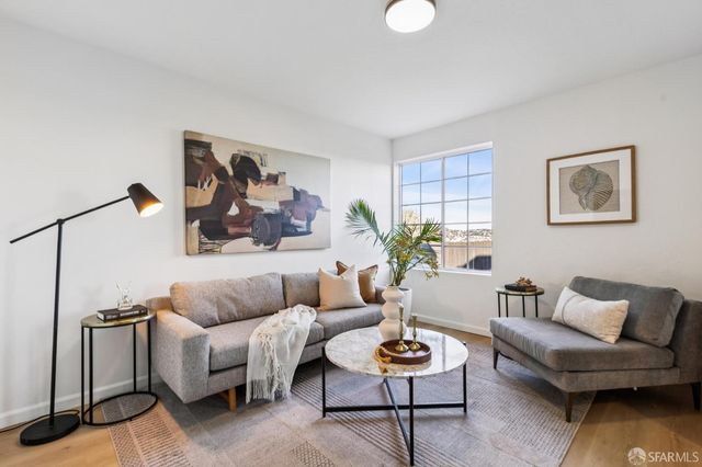 364 Baltimore Way, San Francisco, CA 94112