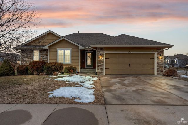 4541 Periwinkle Drive, Manhattan, KS 66502
