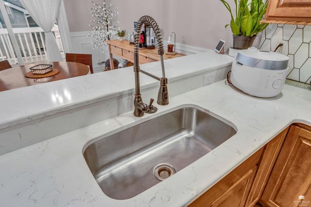 4541 Periwinkle Drive, Manhattan, KS 66502