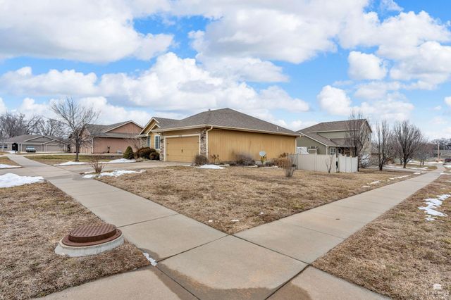 4541 Periwinkle Drive, Manhattan, KS 66502