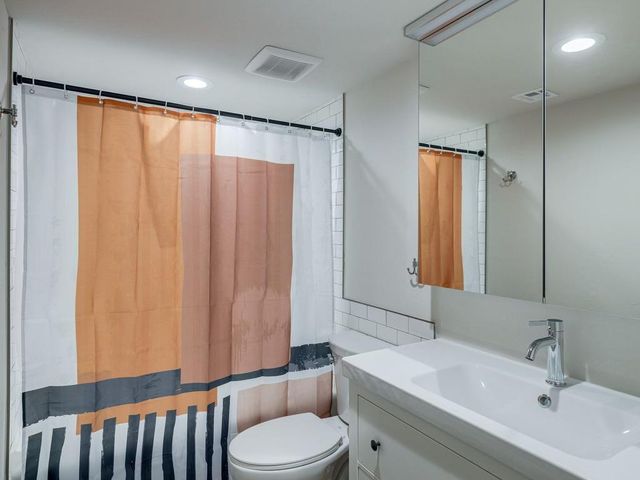 1110 Sherwood Lane 223, Nichols Hills, OK 73116