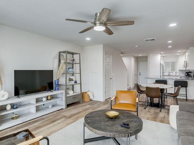 1110 Sherwood Lane 223, Nichols Hills, OK 73116