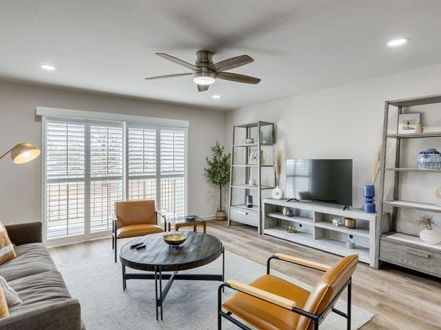 1110 Sherwood Lane 223, Nichols Hills, OK 73116