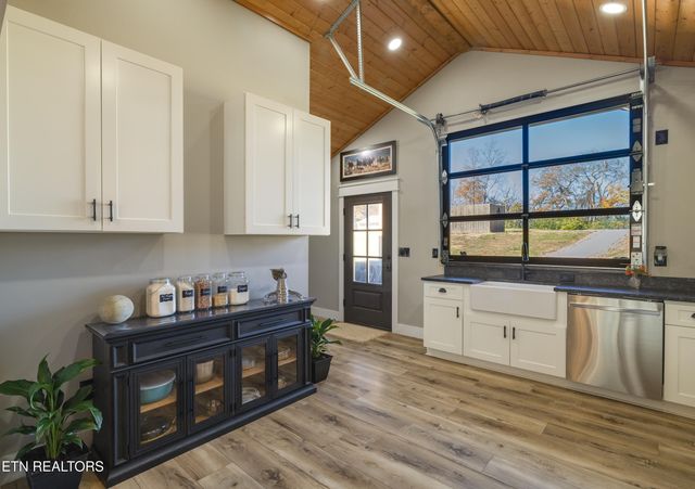 511 Windlass Rd, Knoxville, TN 37934