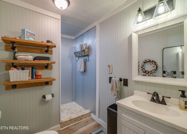 511 Windlass Rd, Knoxville, TN 37934