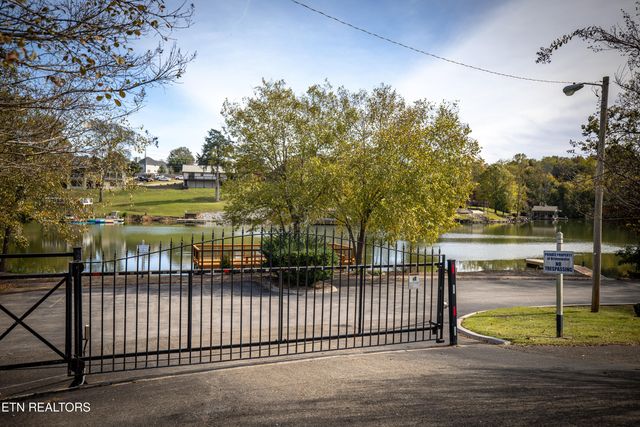 511 Windlass Rd, Knoxville, TN 37934