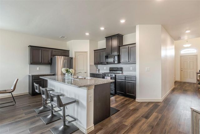 2517 Colby Court, Yukon, OK 73099
