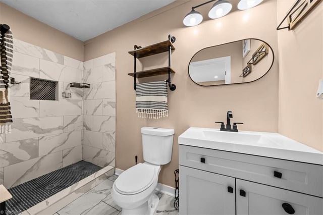 193 Deerfield Country Road, Randleman, NC 27317