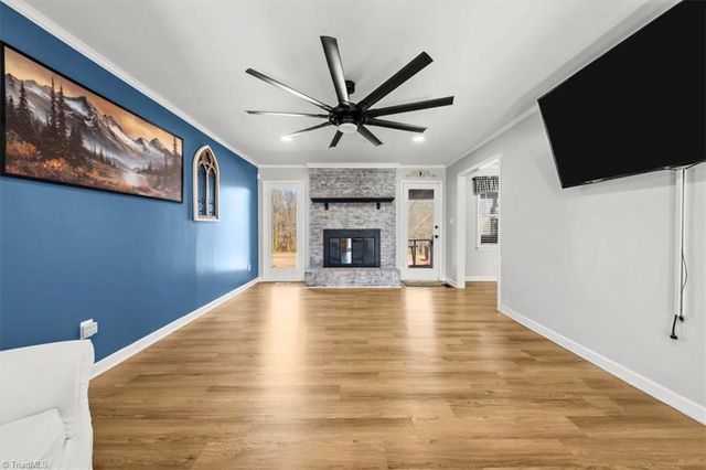 193 Deerfield Country Road, Randleman, NC 27317