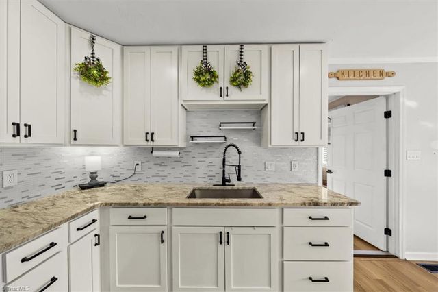 193 Deerfield Country Road, Randleman, NC 27317